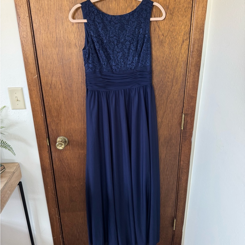 Elegant Navy Blue Lace Evening Dress